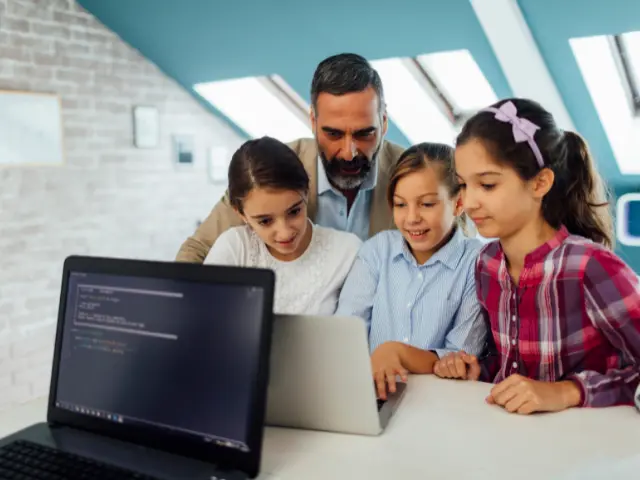 Coding for Kids_Coding Lessons with Students